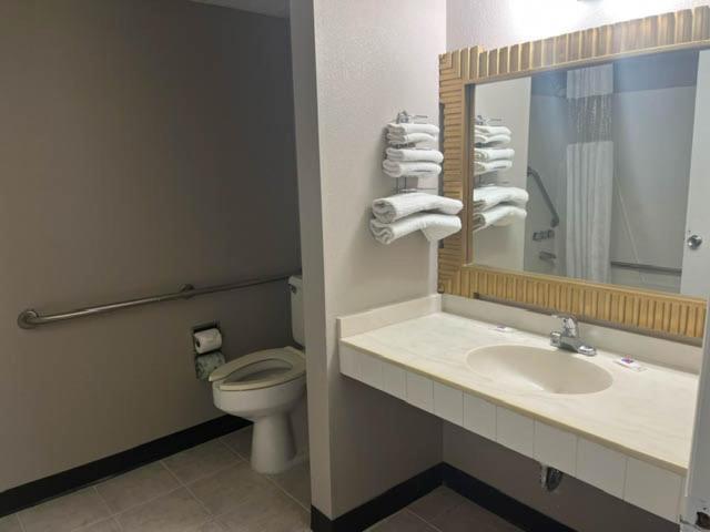 Motel 6 Williamstown, Wv المظهر الخارجي الصورة